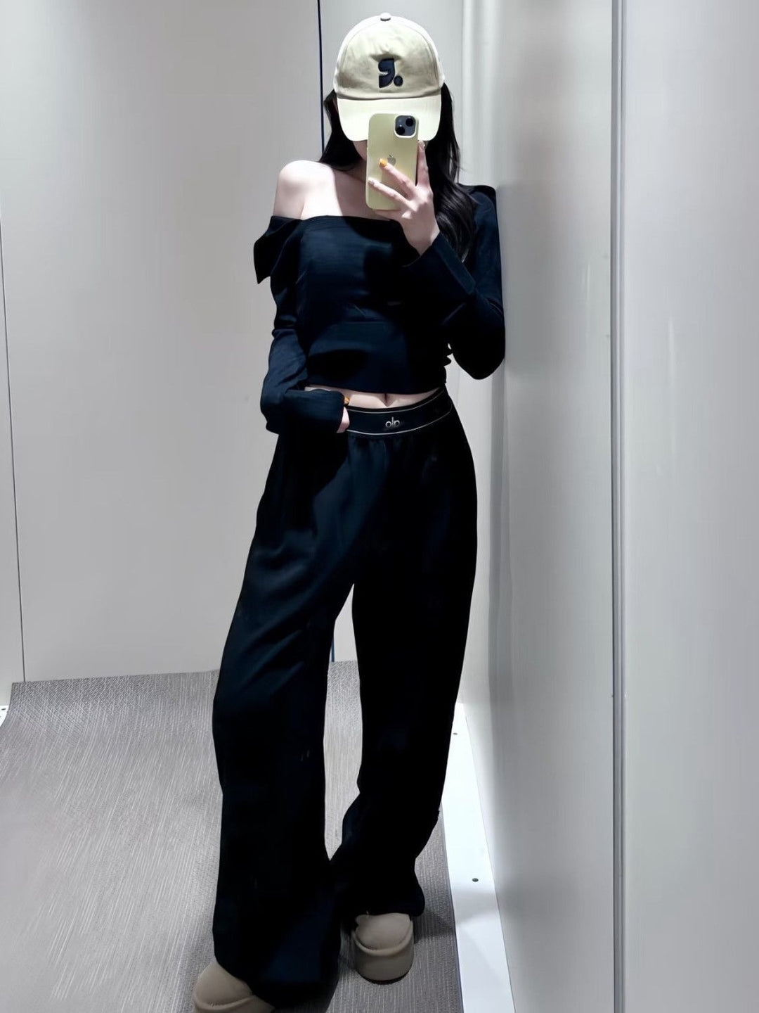 Women's wide sports trousers with elastic waistband and side pockets Lisslune