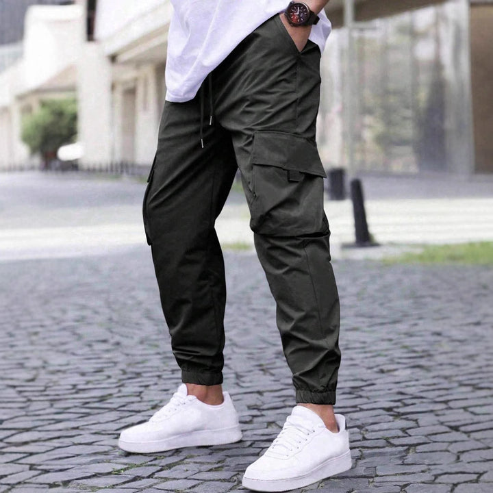 Men's cargo pants with practical side pockets and elastic cuffs Lisslune