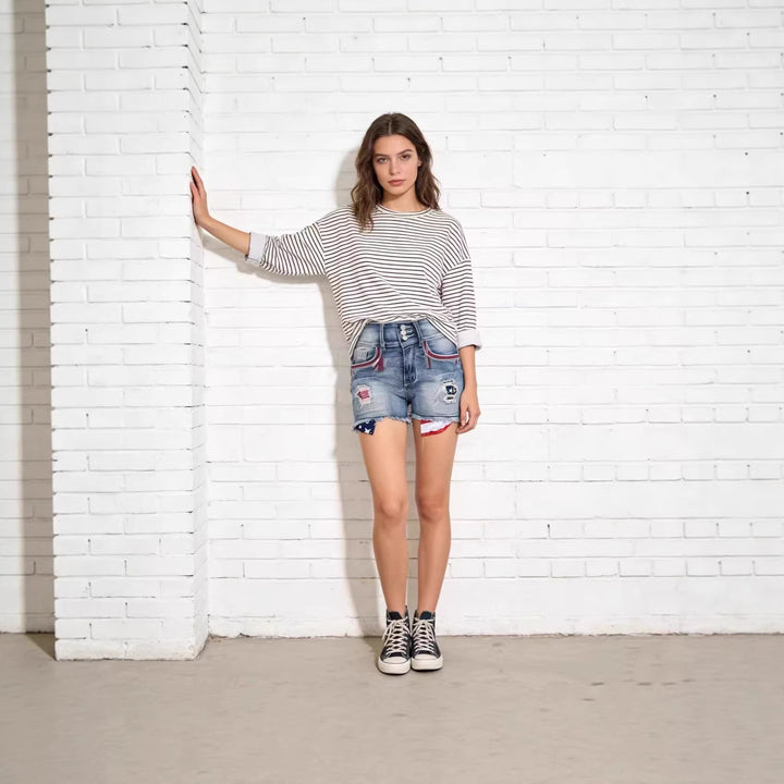 Women Denim Shorts in Vintage Style with Embroidered Details Lisslune