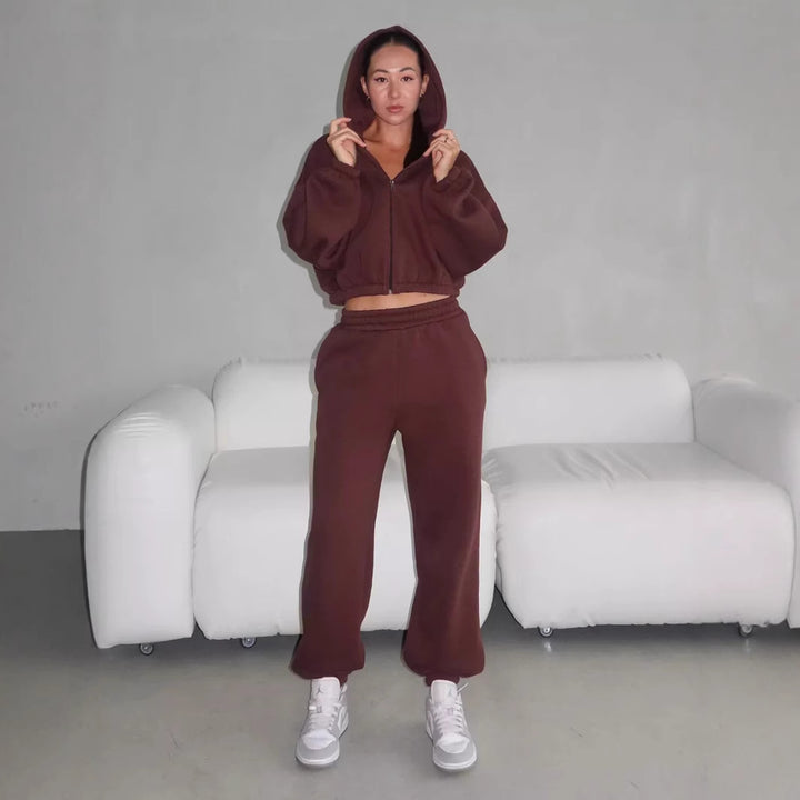Women's sporty loungewear set with wide pants and hoodie Lisslune
