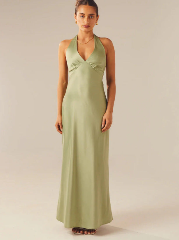 Women Elegant Sleeveless Wedding Dress with Waistband and Flowing Fabric
