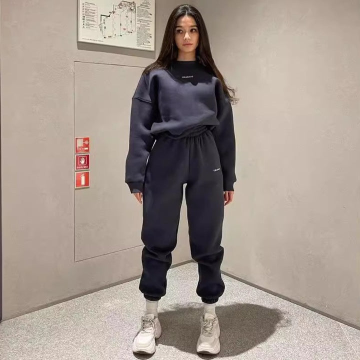 Women's tracksuit with soft inner lining and elastic fit Lisslune