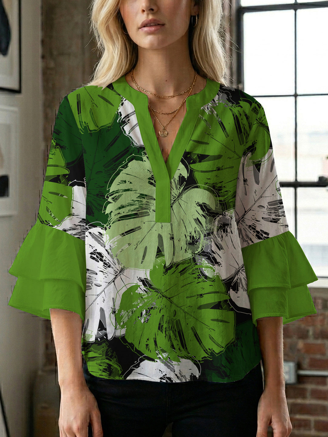 Women's blouse with voluminous wing sleeves and intense leaf pattern Lisslune
