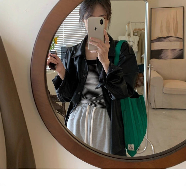 Women's outerwear jacket in fashionable oversized style with practical pockets Lisslune