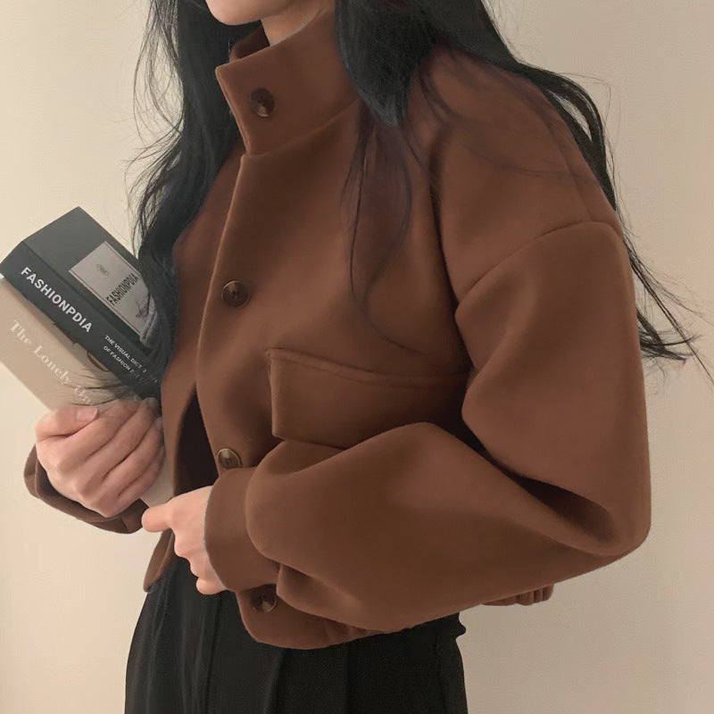 Women's jacket made of high-quality wool blend with casual pockets and oversized cut