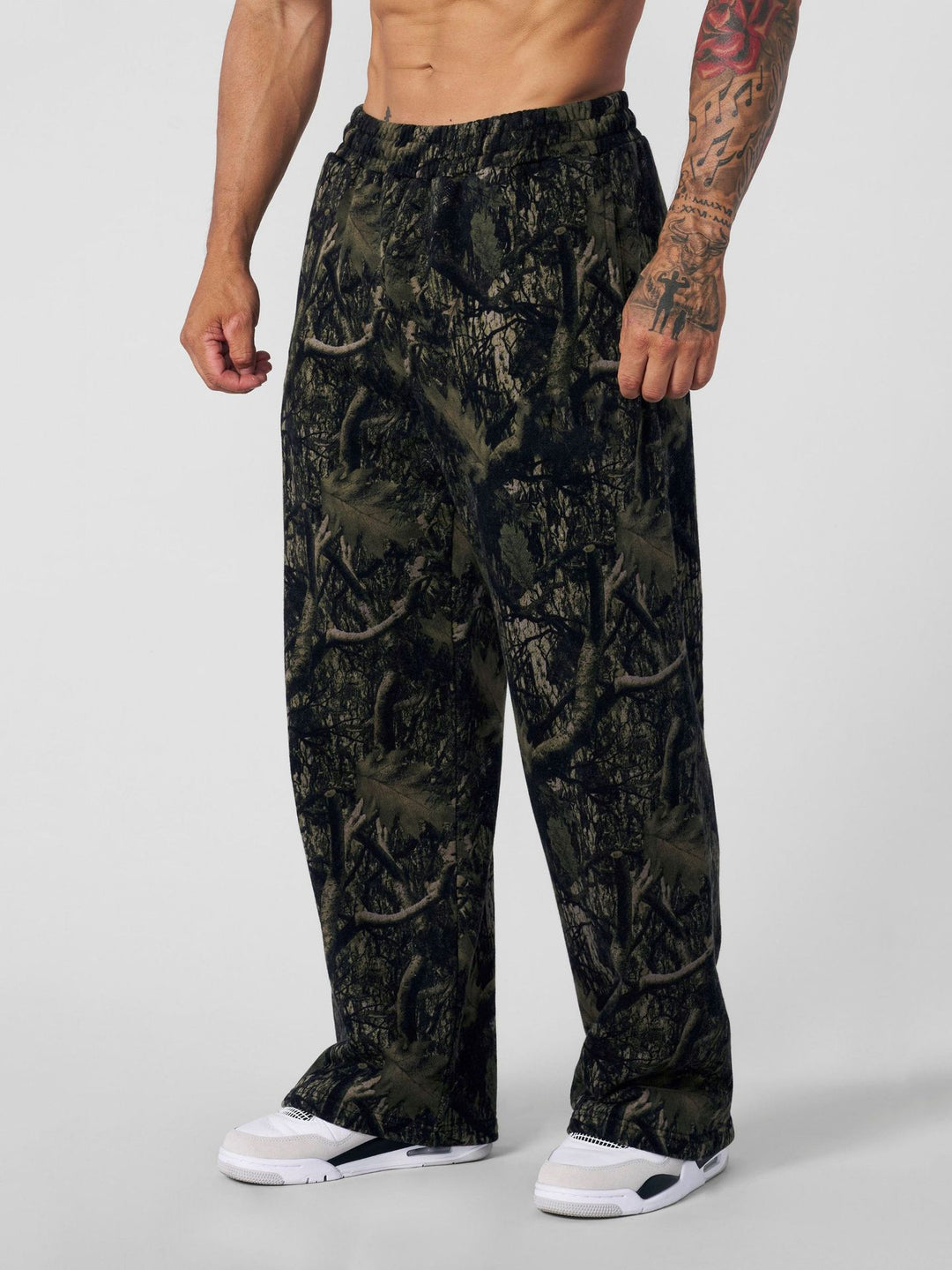 Men's cargo pants in a casual camouflage look with practical elastic waistband Lisslune