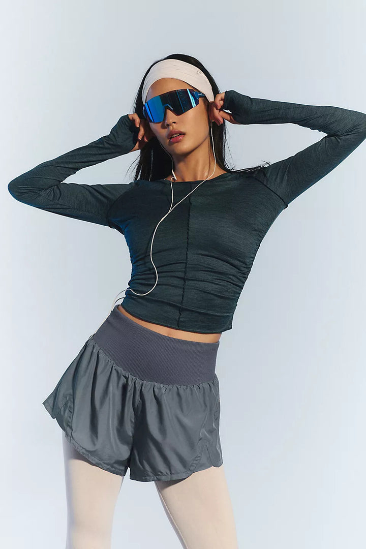 Ladies sporty short-sleeved top with ergonomic cut and side ventilation detail Lisslune