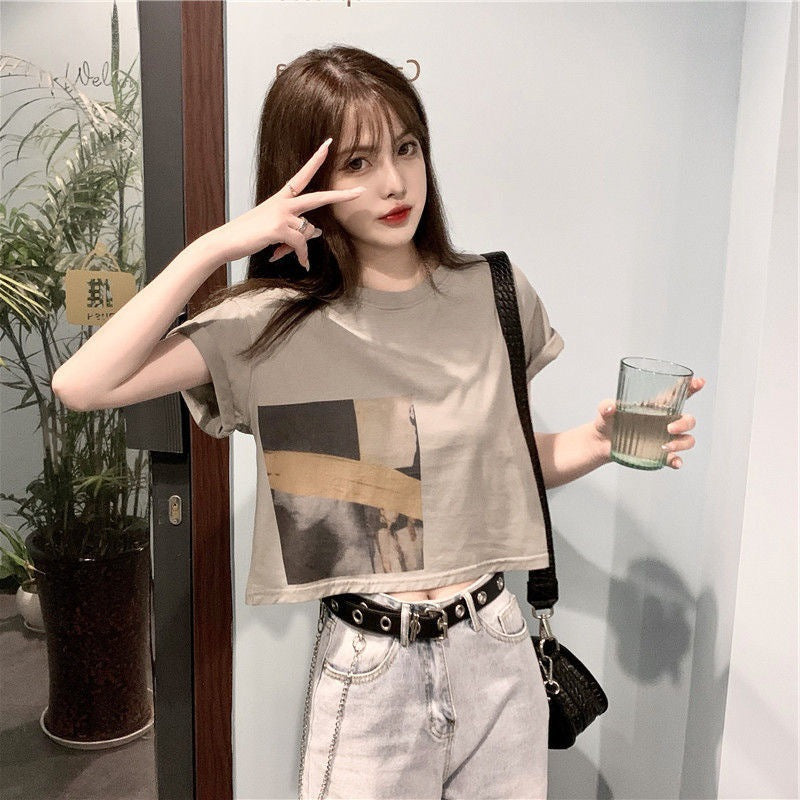 Women’s Crop T-Shirt with Creative Graphic Print Lisslune