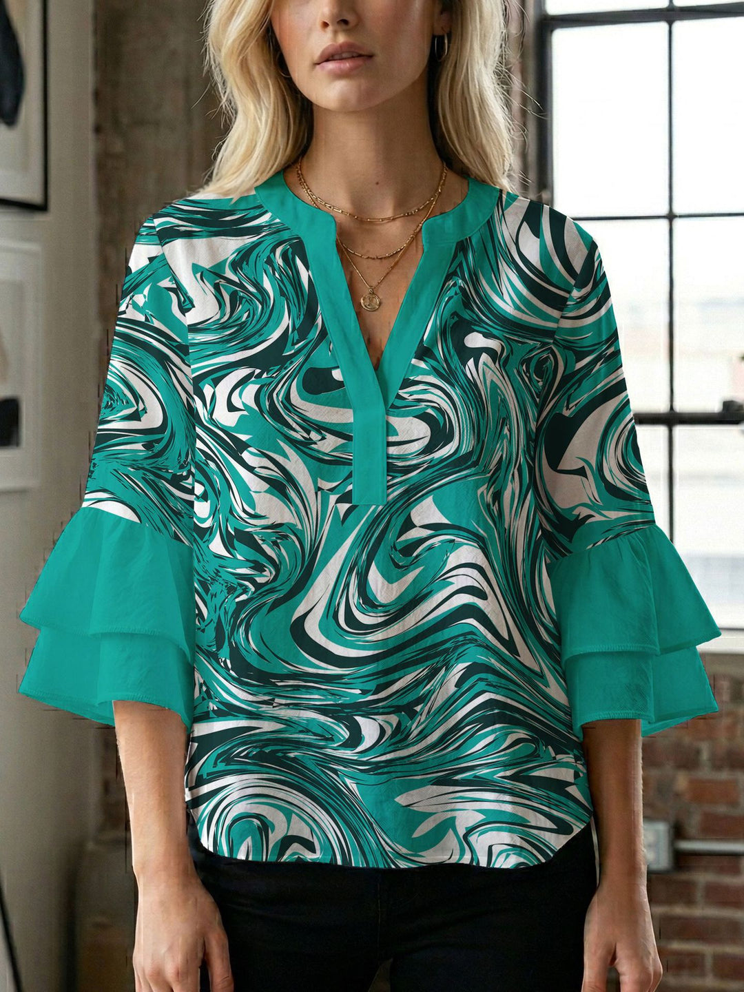 Women's blouse with voluminous wing sleeves and intense leaf pattern Lisslune