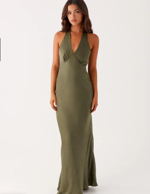 Women Elegant Sleeveless Wedding Dress with Waistband and Flowing Fabric