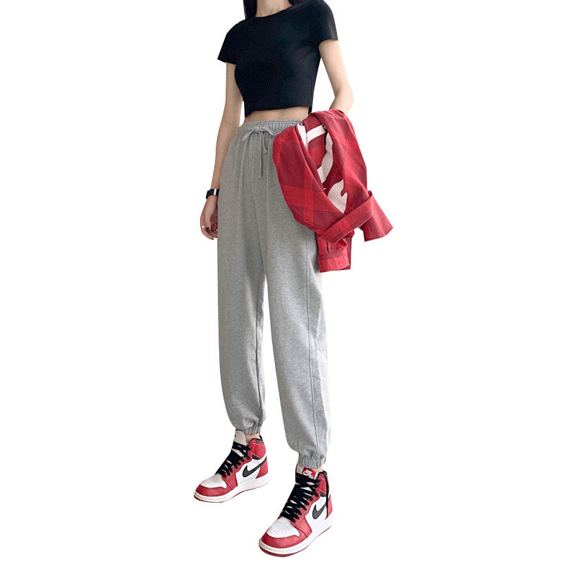 Ladies comfortable sports pants with elastic waistband and modern details Lisslune