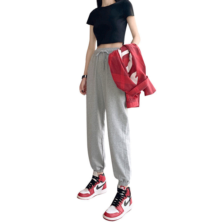 Ladies comfortable sports pants with elastic waistband and modern details Lisslune