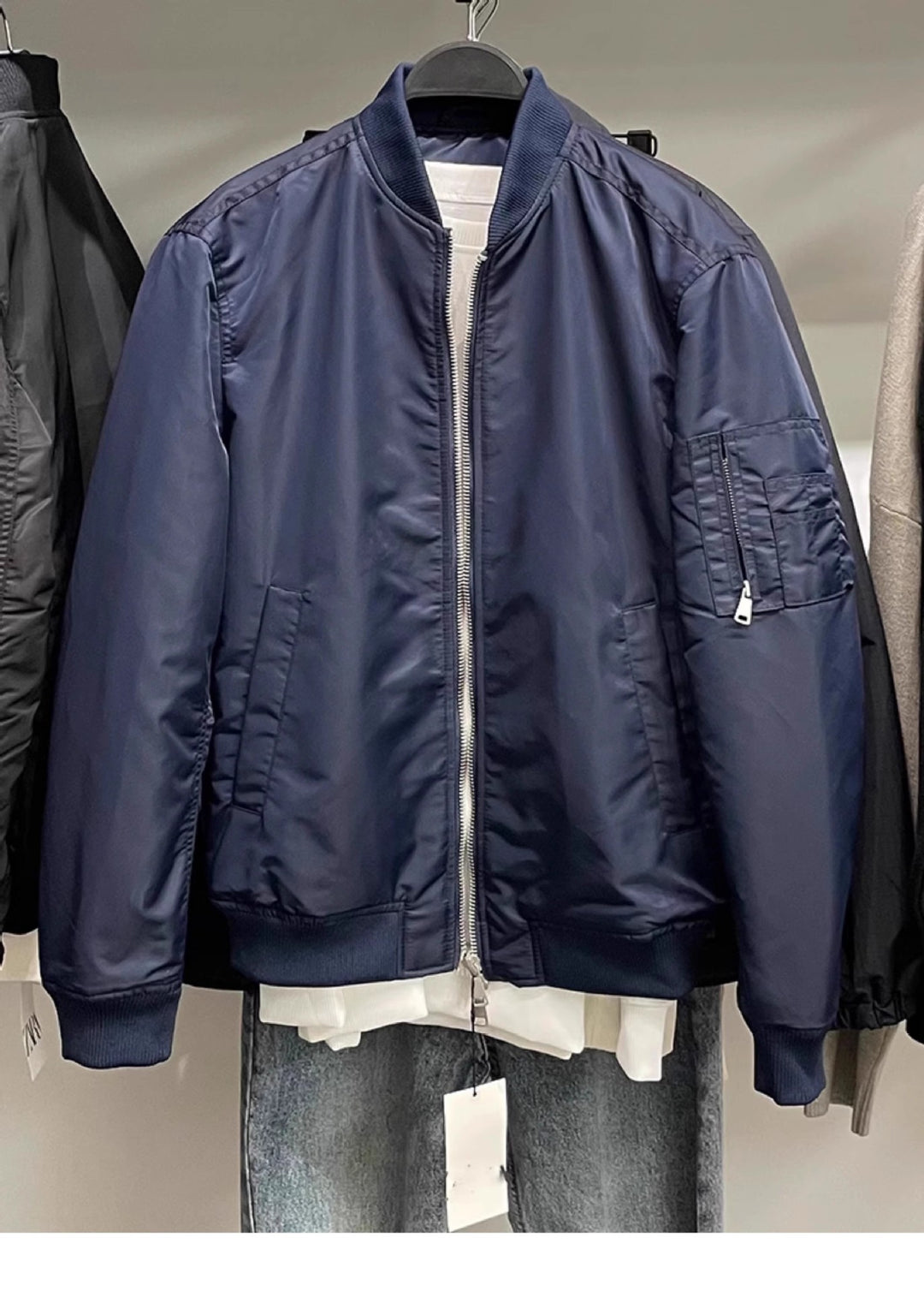 Men's casual bomber jacket with practical pockets and high-closing zipper Lisslune