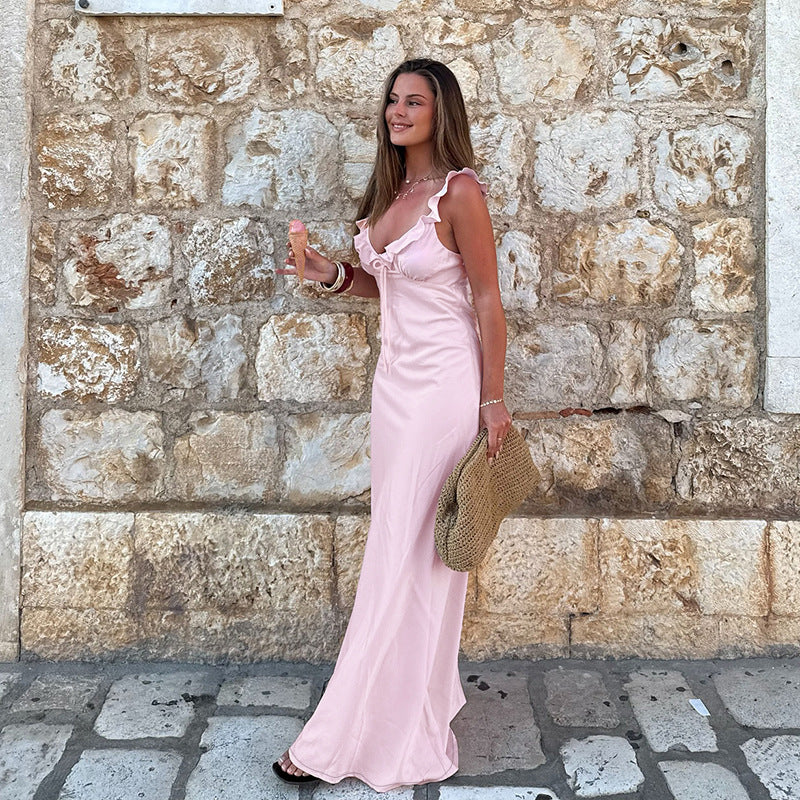 Women's maxi dress with fresh ruffle design and neckholder detail
