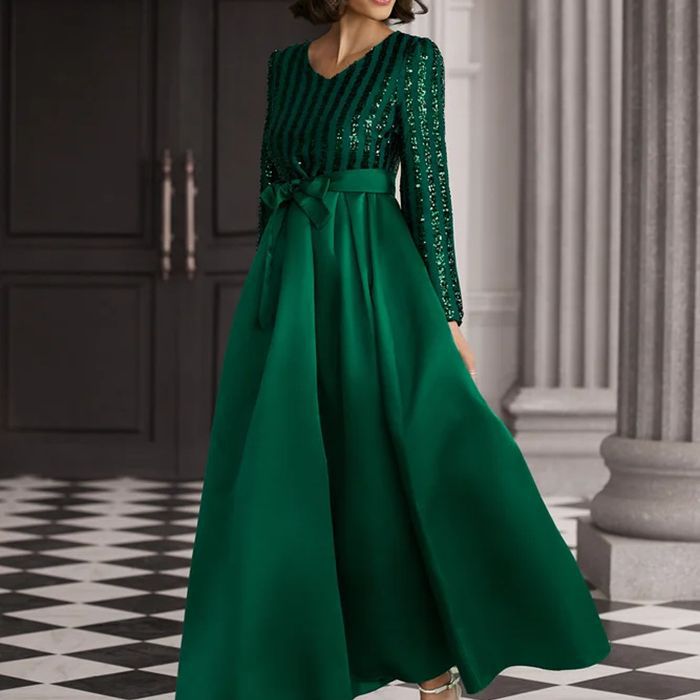 Women's Glamorous Maxi Dress with Sequin Accents and Shimmering Skirt Lisslune