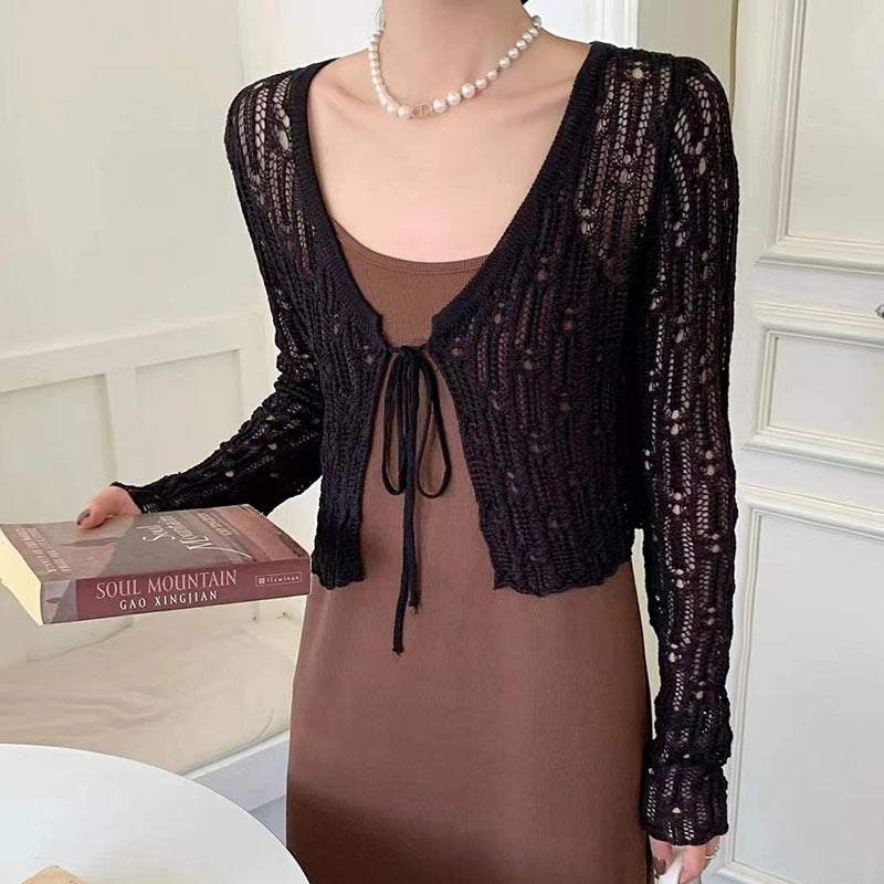 Women's short knit top with delicate lace pattern and nostalgic drawstring Lisslune