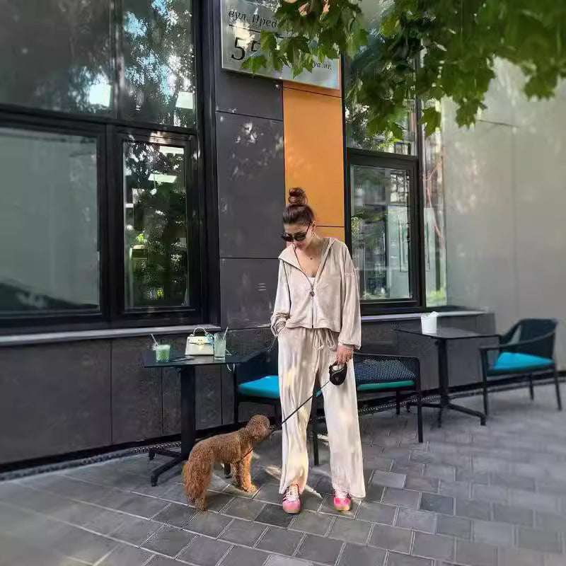 Women Casual Jogging Suit Set with Loose-Fitting Top and Comfortable Pants
