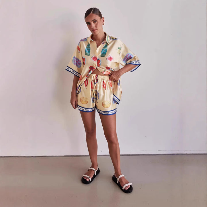 Women's set consisting of stylish short-sleeve shirt and shorts in summer design Lune London