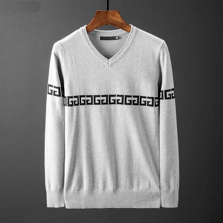 Men's sweater with V-neck and decorative pattern Lisslune