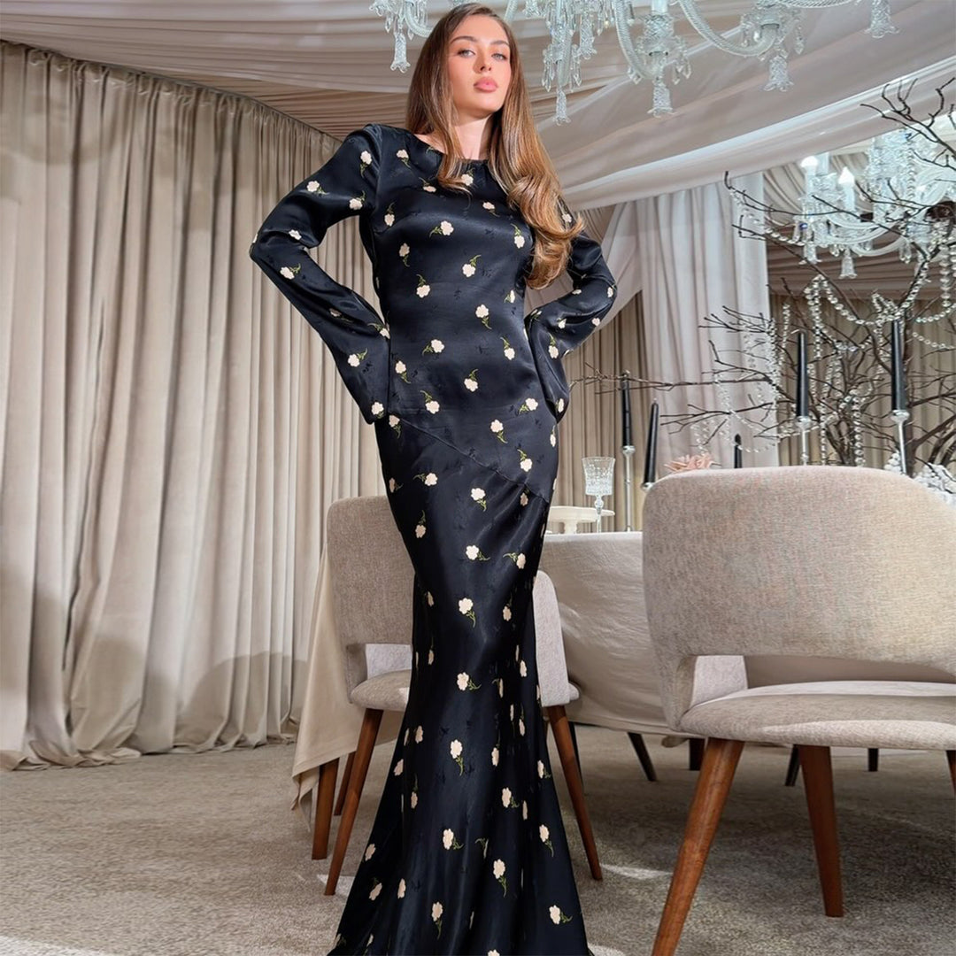 Women's maxi dress with elegant floral print and voluminous sleeves