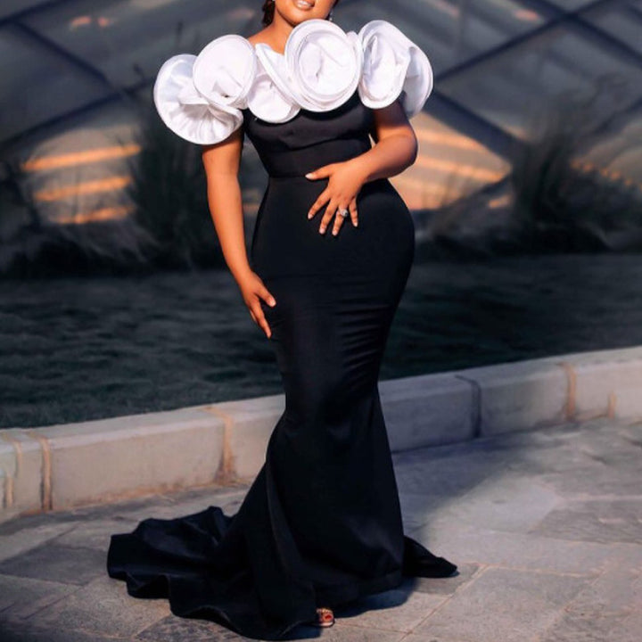 Ladies Elegant Evening Dress with Voluminous Bodice and Form-Fitting Skirt