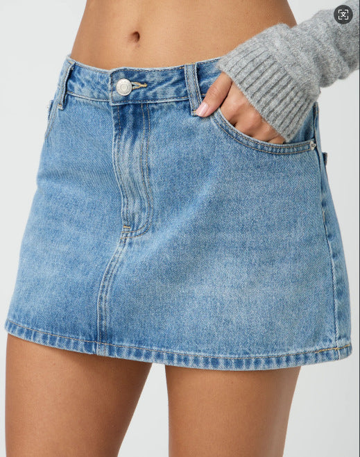 Women Denim Mini Skirt with Fashionable Pockets and Classic Cut Lisslune