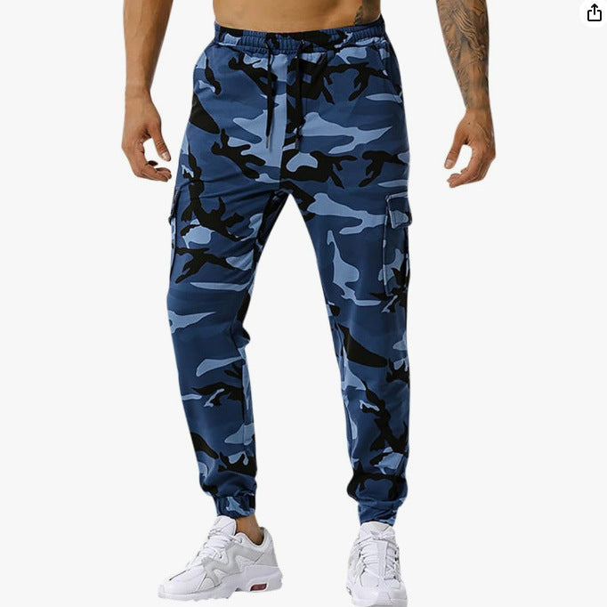 Men's cargo pants with practical side pockets in camouflage design Skorter