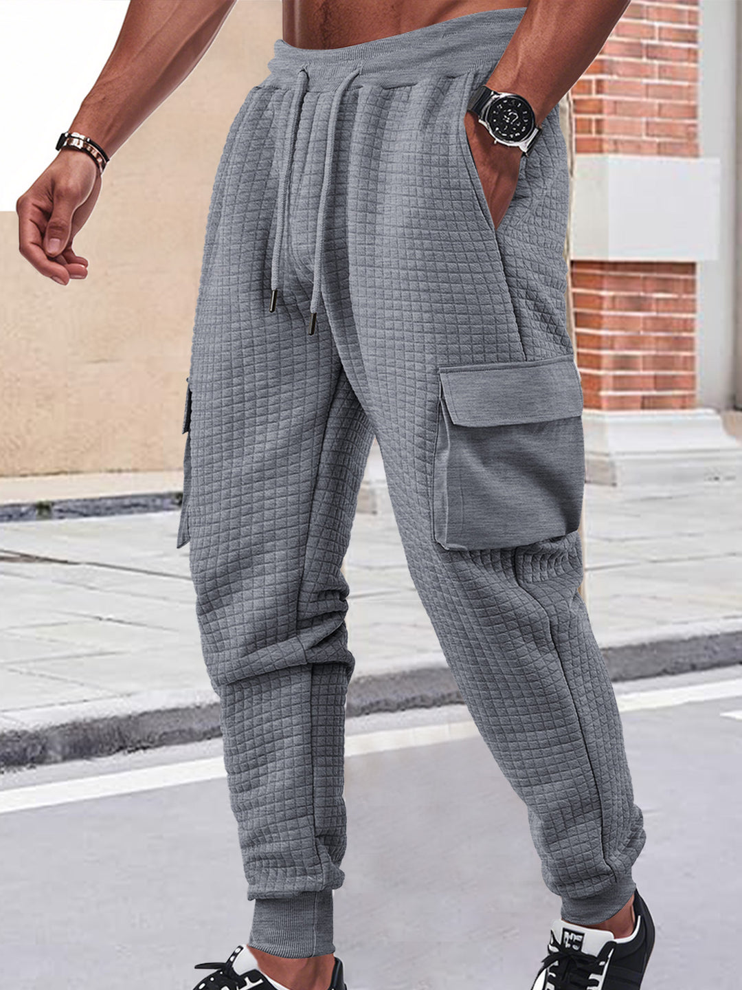 Men's cargo jogging pants with breathable material and practical side pockets Lisslune