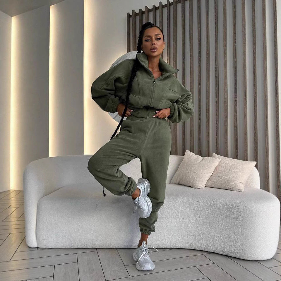 Women's sporty fleece tracksuit with hood and pockets Lisslune