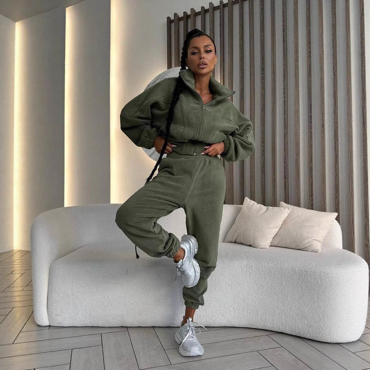 Women's sporty fleece tracksuit with hood and pockets Lisslune