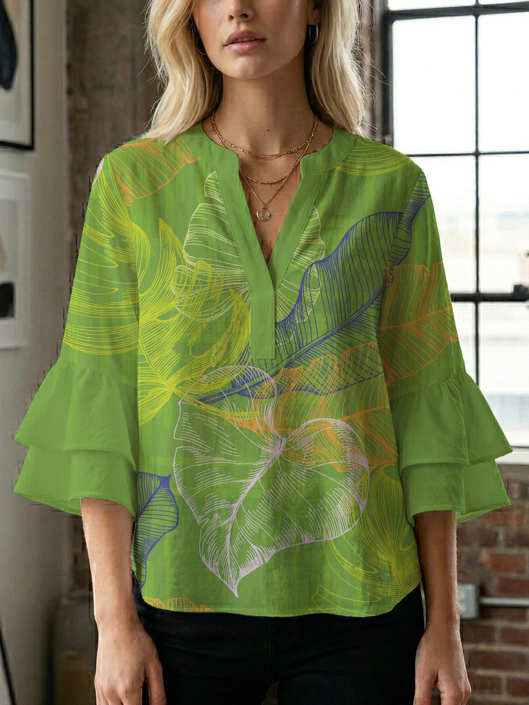 Ladies blouse with voluminous ruffled sleeves and floral print Lisslune