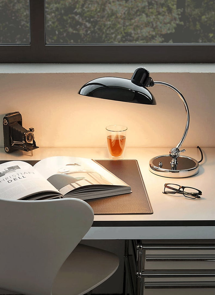 Lisslune | Bauhaus KI Classic Table Lamp Model