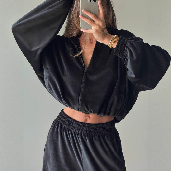 Ladies velour jogging outfit with voluminous sleeves Lisslune