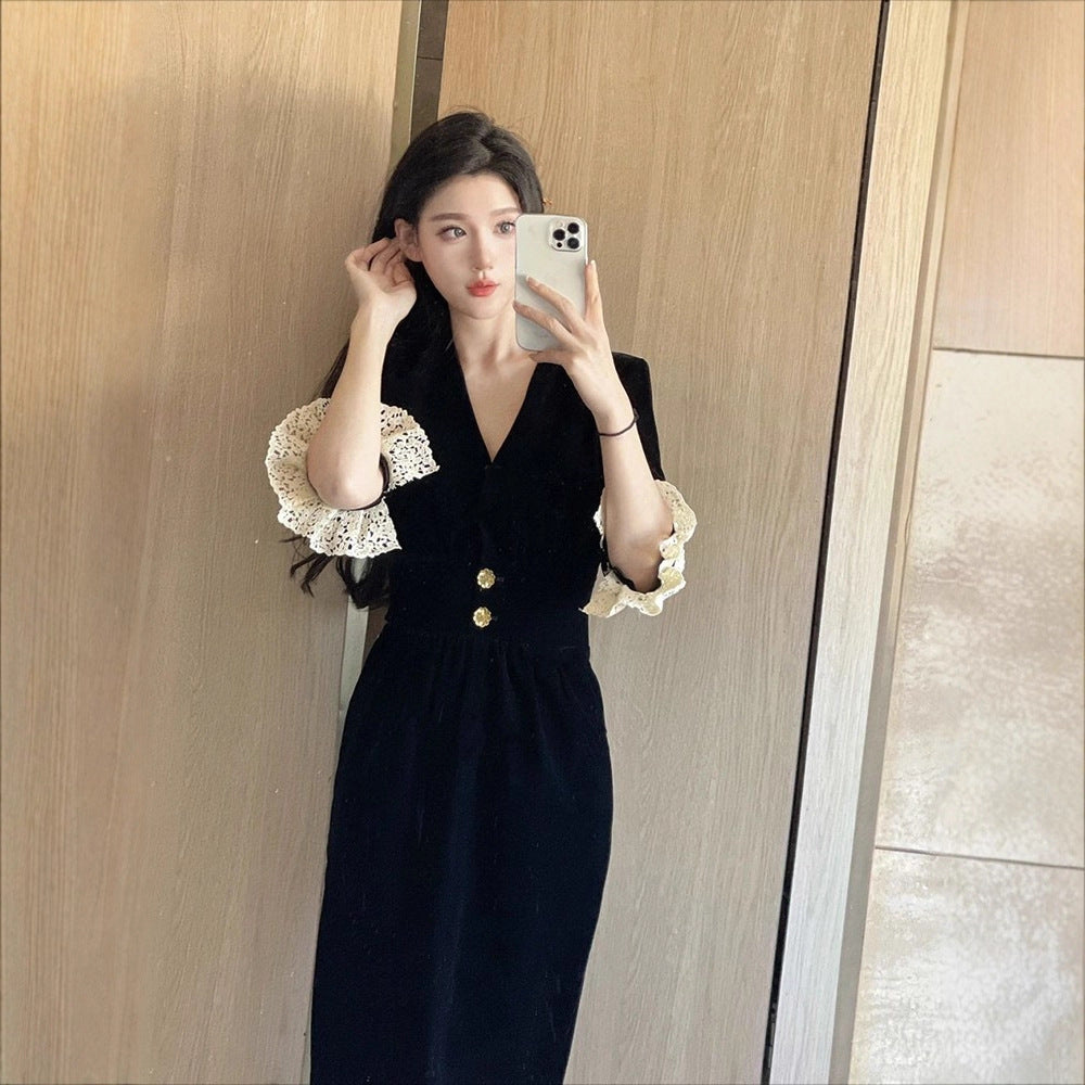 Women's elegant dress with lace sleeves and decorative buttons Lisslune