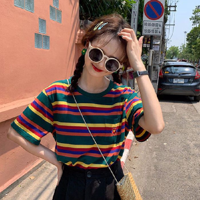 Women's striped T-shirt with a loose fit and classic round neck