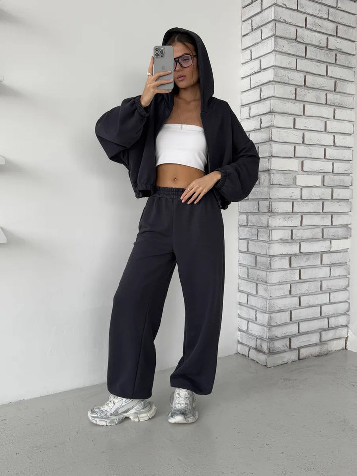 Women's sporty loungewear set with wide pants and hoodie Lisslune
