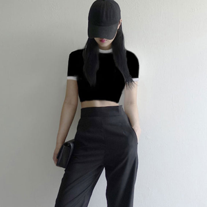 Women's Cropped T-Shirt with contrasting sleeve cuffs and casual fit