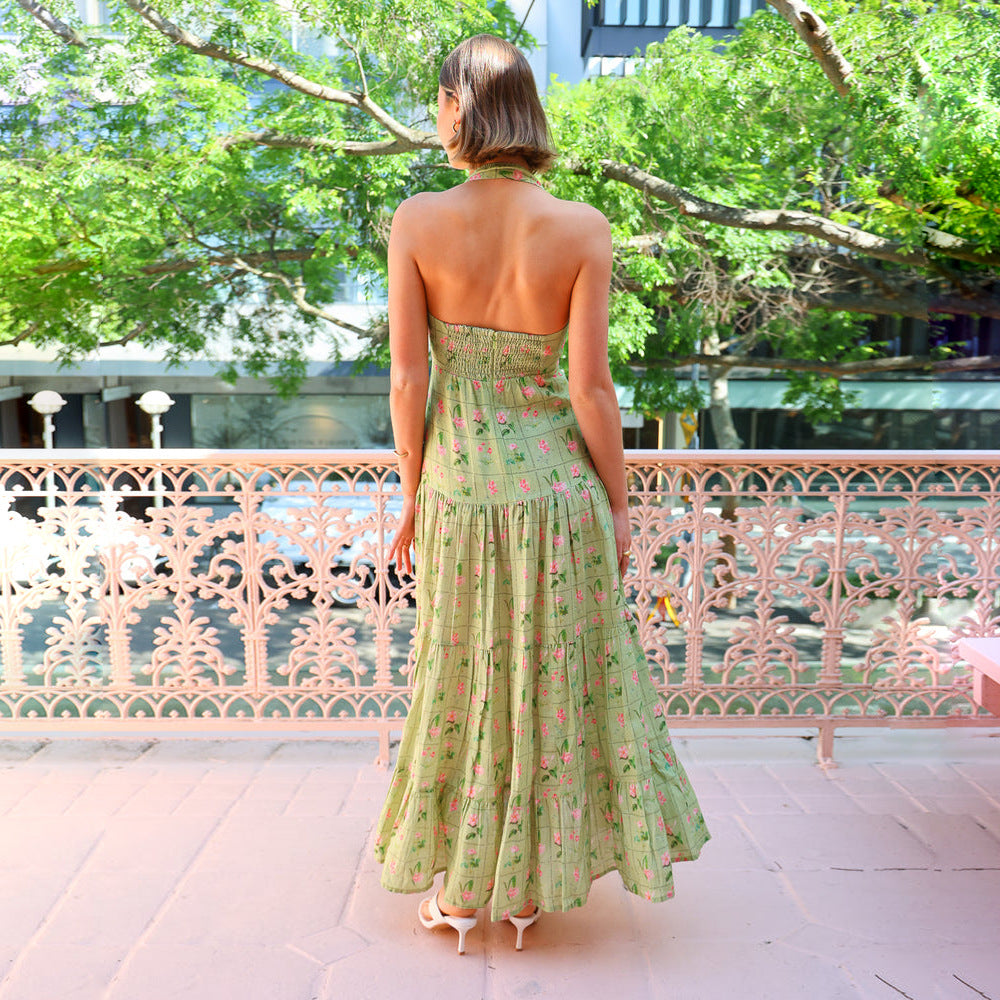 Women’s maxi dress with playful halterneck design and floral pattern mix Lisslune