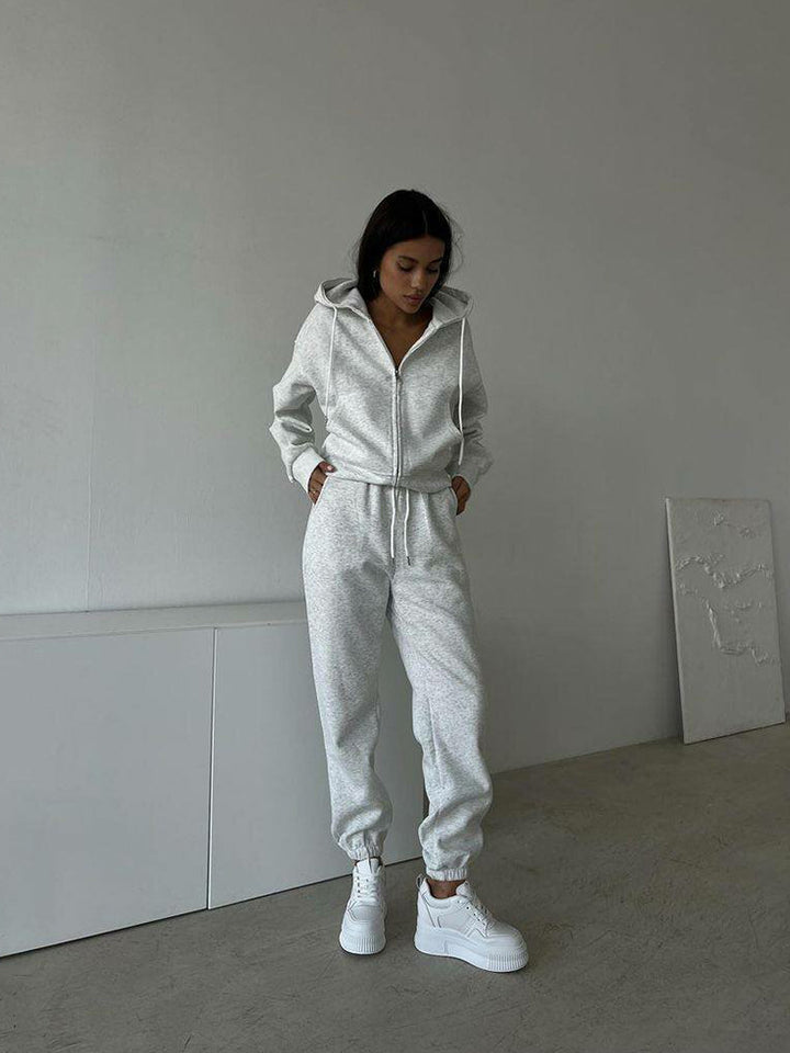 Ladies sporty hoodie set with high waist and practical pockets Lisslune