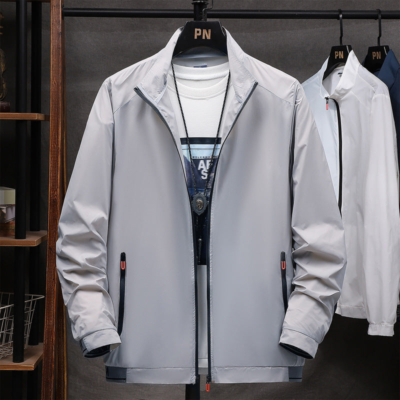 Men's lightweight water-repellent transitional jacket with practical zip pockets Lisslune