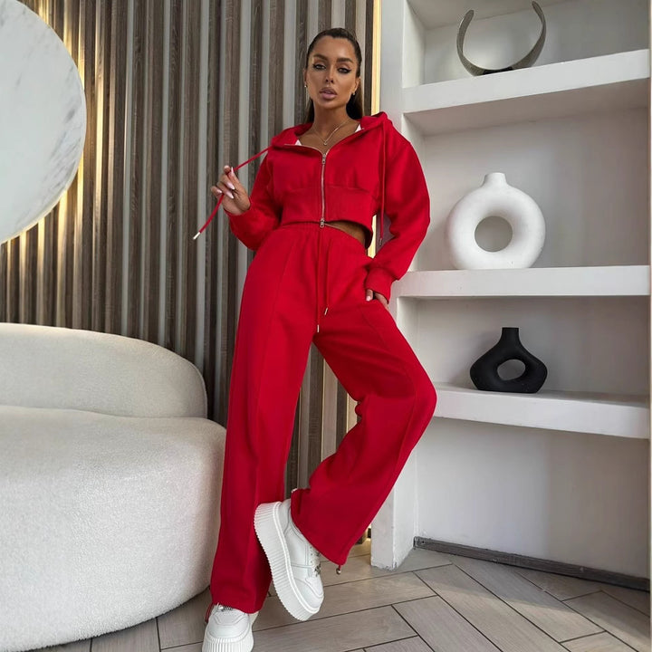 Lady sporty loungewear set with hood and wide leg cut Lisslune