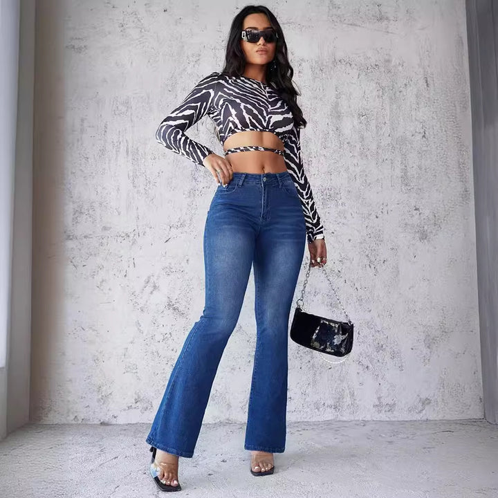 Ladies Flared Jeans in modern design with high waist and extravagant wash Lisslune