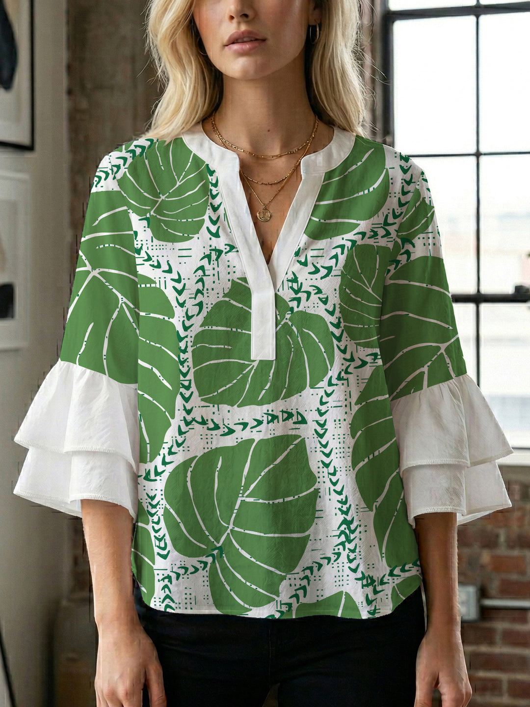 Ladies blouse with voluminous ruffled sleeves and floral print Lisslune