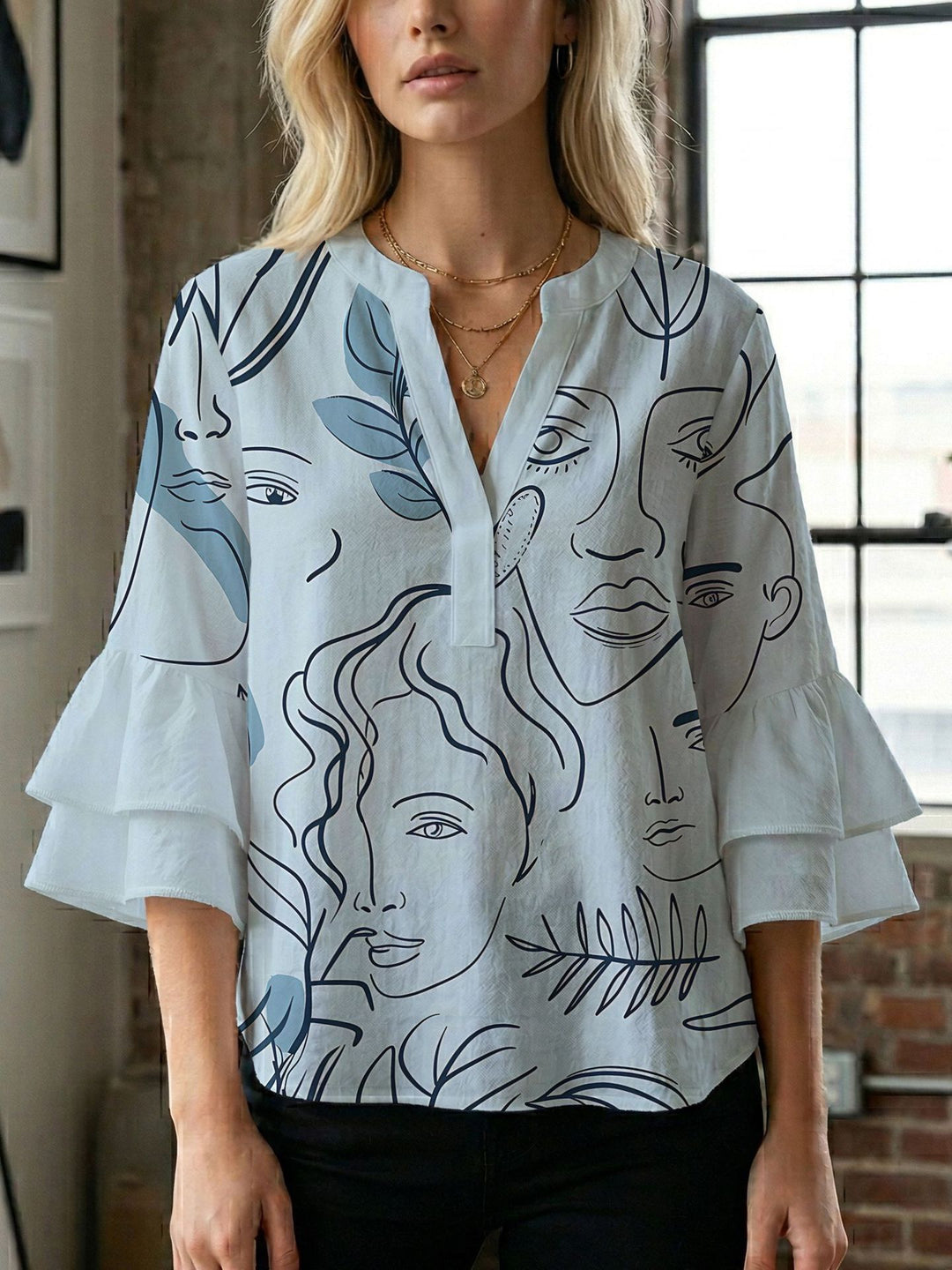 Ladies blouse with beautiful floral design Lisslune