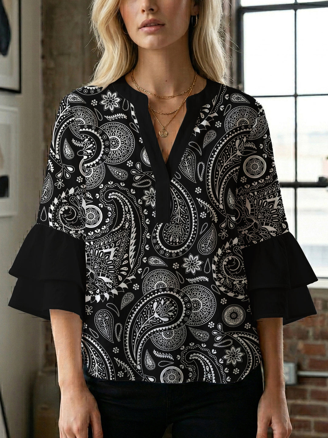 Women's blouse with voluminous wing sleeves and intense leaf pattern Lisslune
