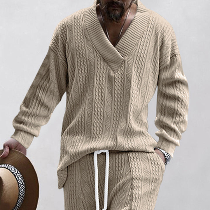 Men's chunky knit sweater with V-neck and casual fit Lisslune