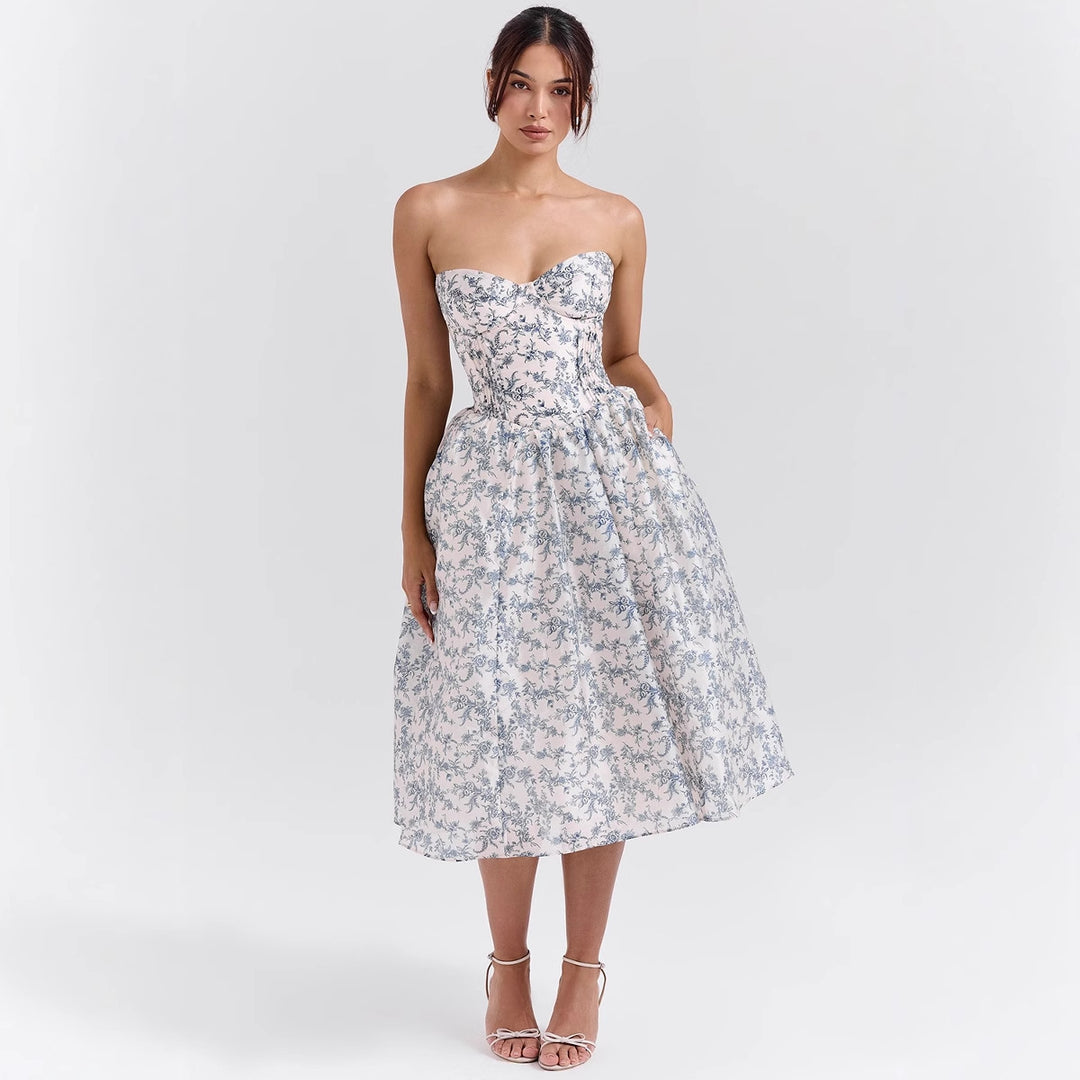 Ladies' couture dress in an off-the-shoulder strap design with a voluminous skirt Lisslune