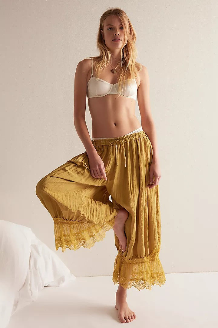 Women's Airy and Elegant Culotte with Lace Trim Lisslune