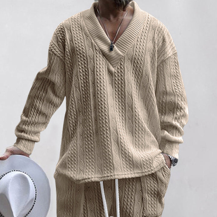 Men's chunky knit sweater with V-neck and casual fit Lisslune