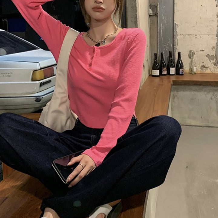 Women's long sleeve shirt with button placket and fine ribbed design